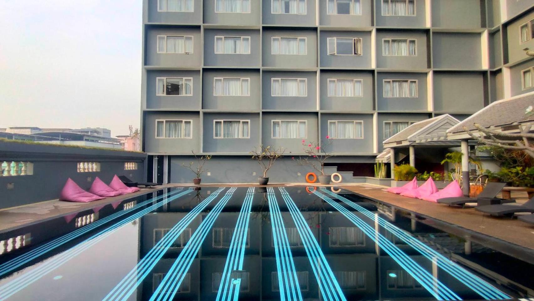 Witz Bangkok Ramkhamhaeng Hotell Exteriör bild
