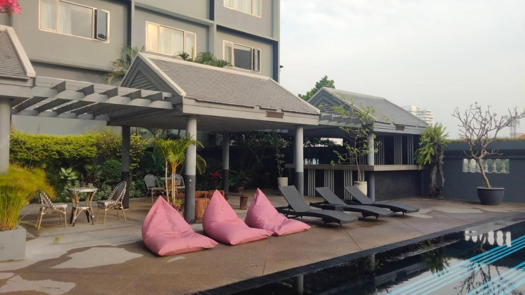 Witz Bangkok Ramkhamhaeng Hotell Exteriör bild