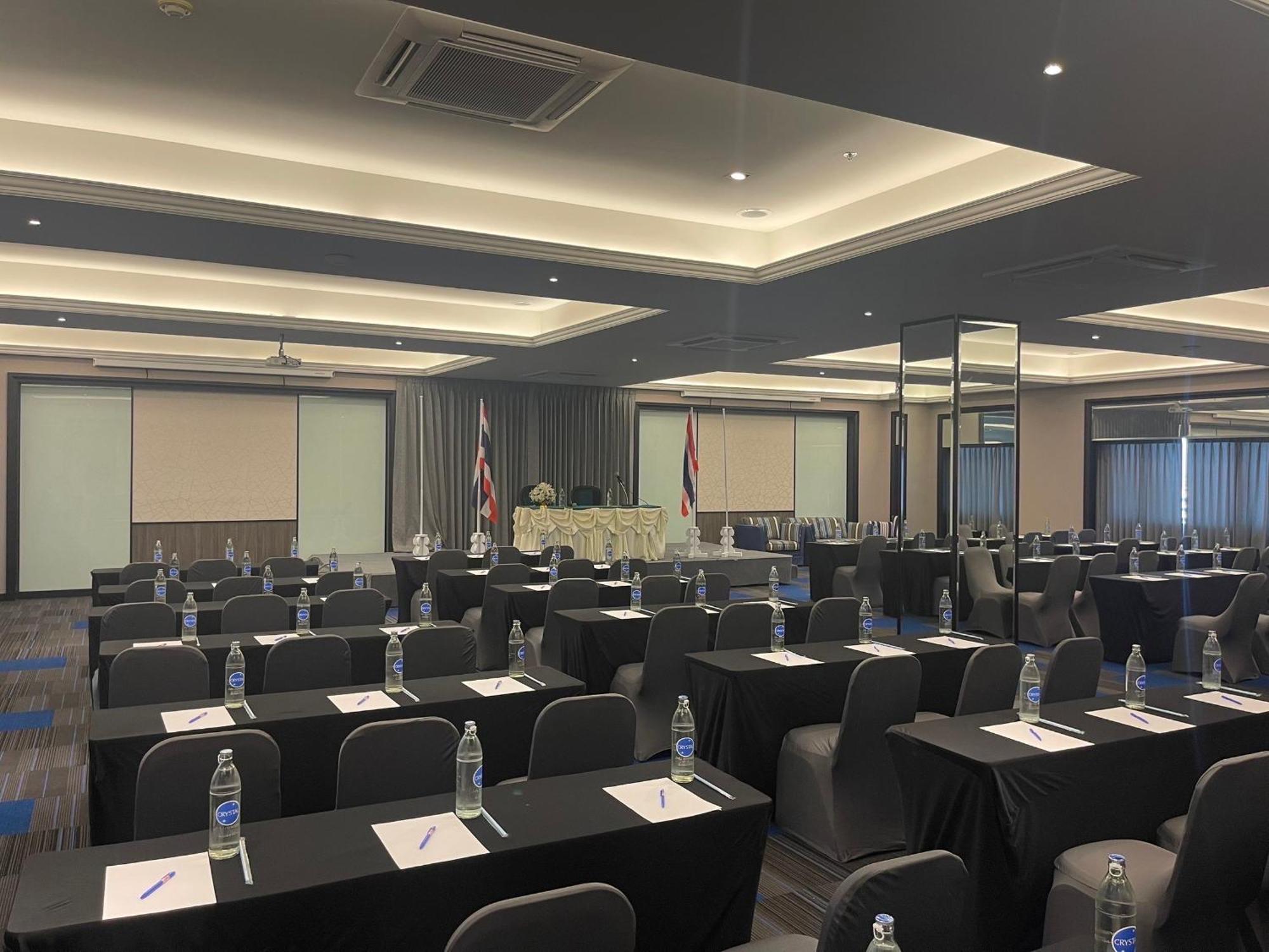 Witz Bangkok Ramkhamhaeng Hotell Exteriör bild