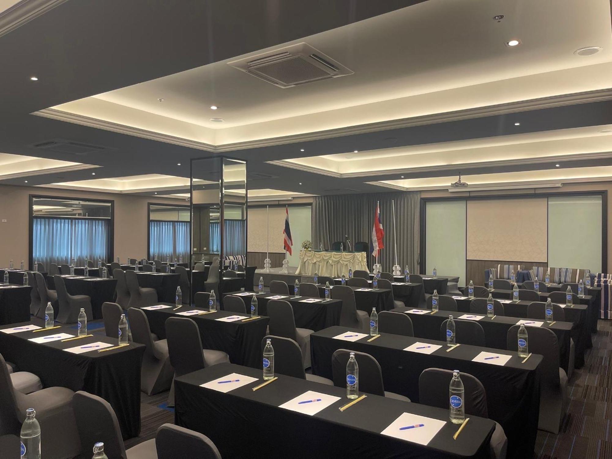 Witz Bangkok Ramkhamhaeng Hotell Exteriör bild