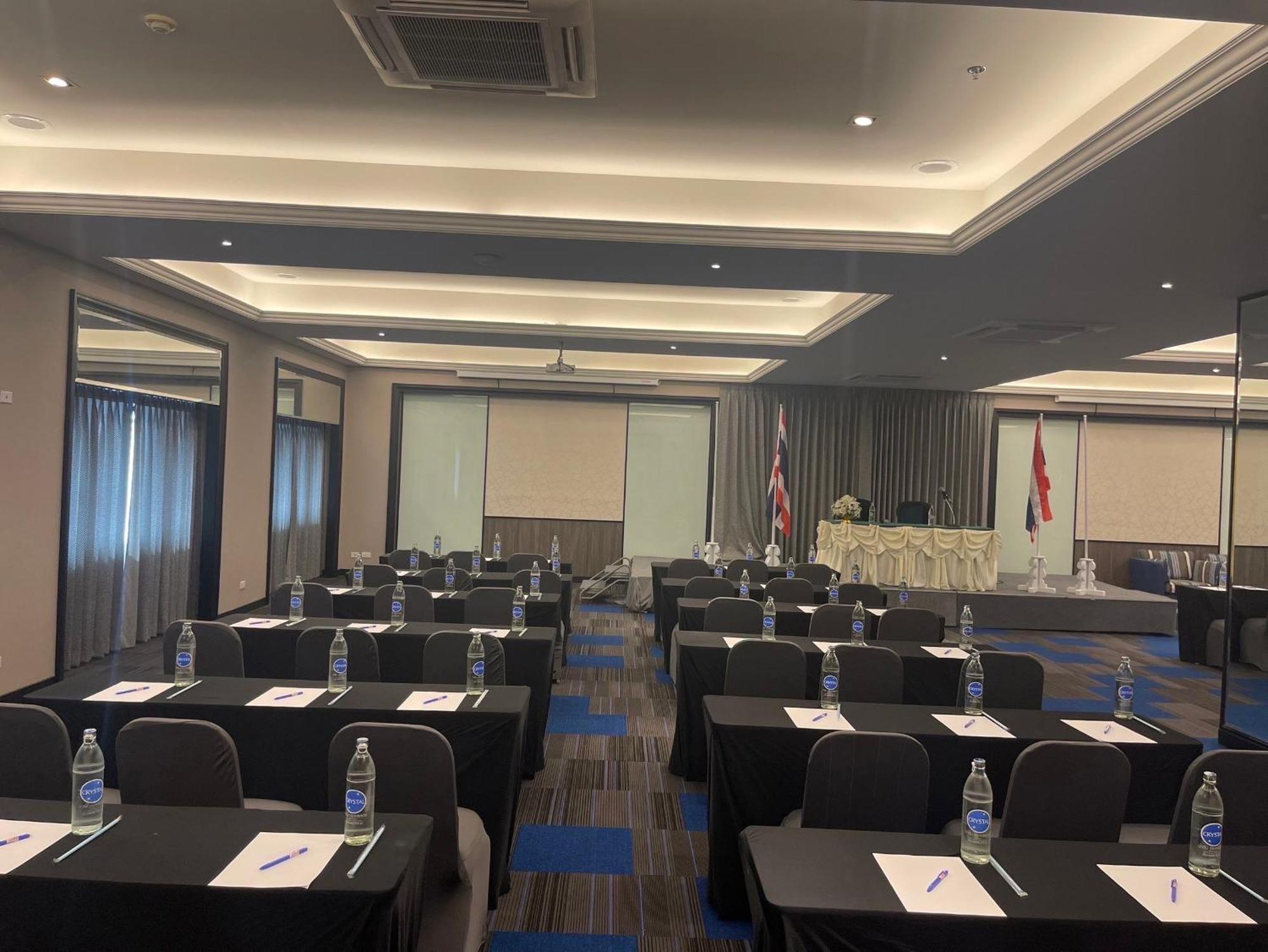 Witz Bangkok Ramkhamhaeng Hotell Exteriör bild